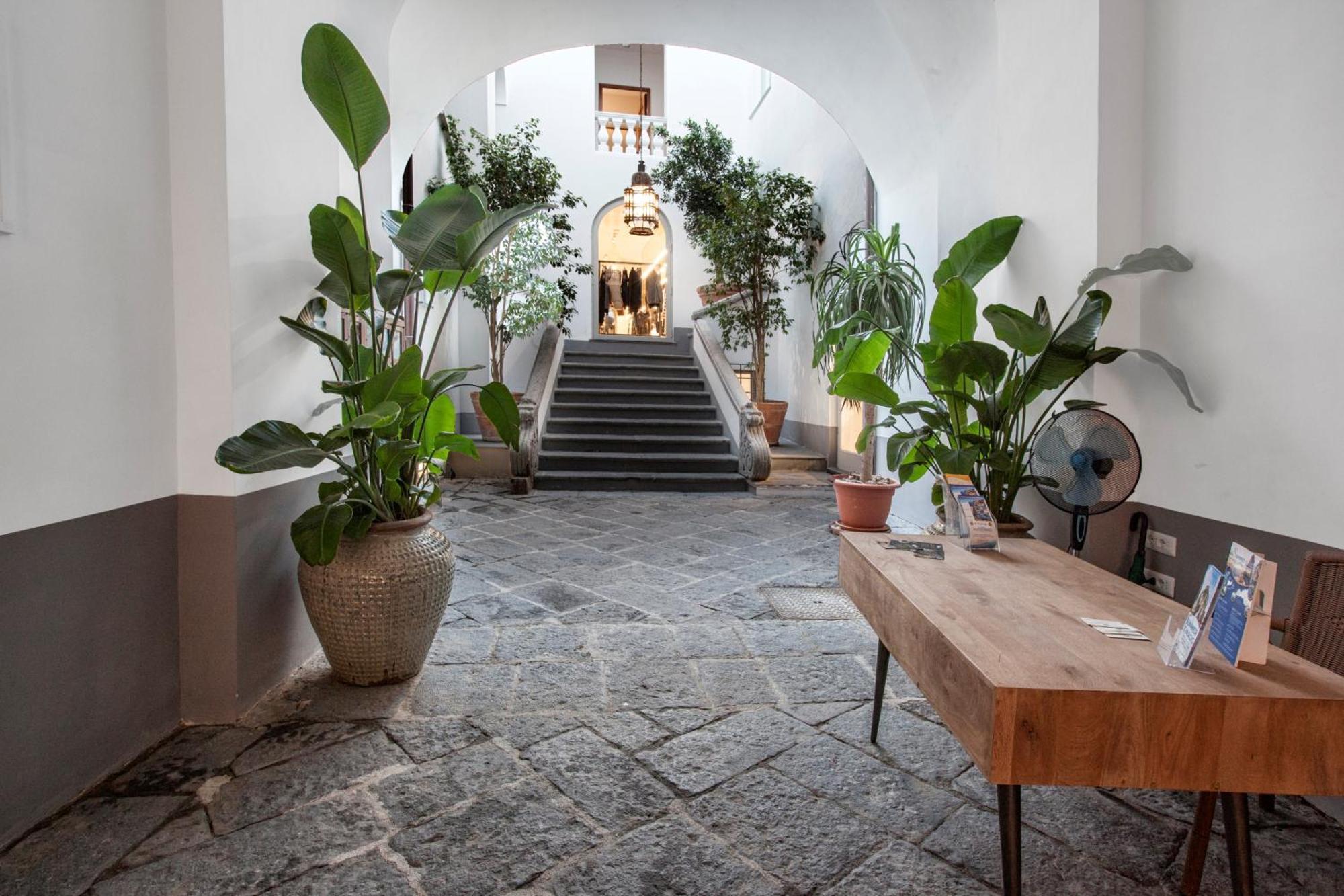 Amore Rentals - Appartamento Terrazza Tasso Сорренто Экстерьер фото